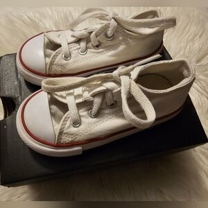 Chuck Taylor All Star Converse low top Optical White Infant sz. 7